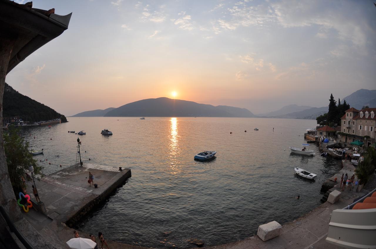 Rose - Apartmani Janovic Luštica Exterior foto